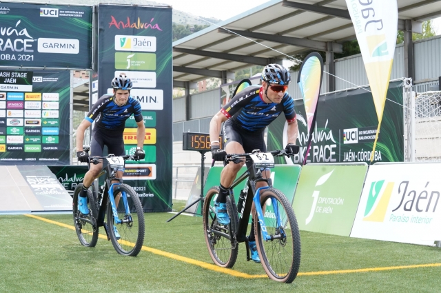 EL TEAM BULLS de Huber y Schenller se llevan la FLASH STAGE 