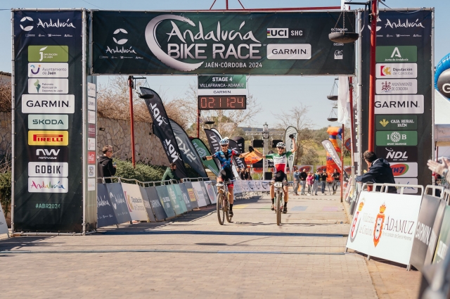 Diego Rosa y Casey South se imponen en la meta de Villafranca de Córdoba. 